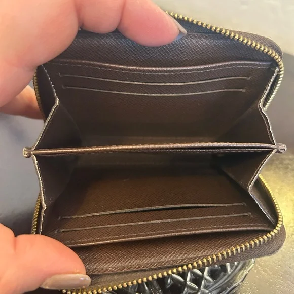 Louis Vuitton Damier Ebene Zippy Compact Wallet - Picture 8 of 8